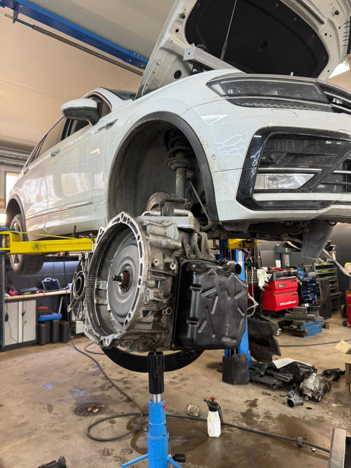 Auton huoltotyö Joensuun toimipisteessä